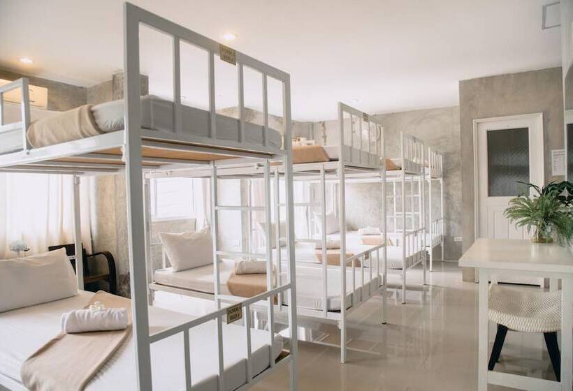 فندق صغير Ban S Avenue Guesthouse