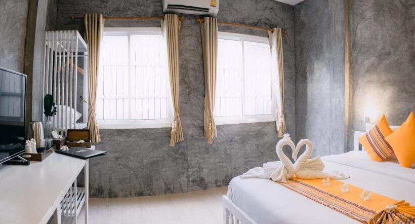 فندق صغير Ban S Avenue Guesthouse