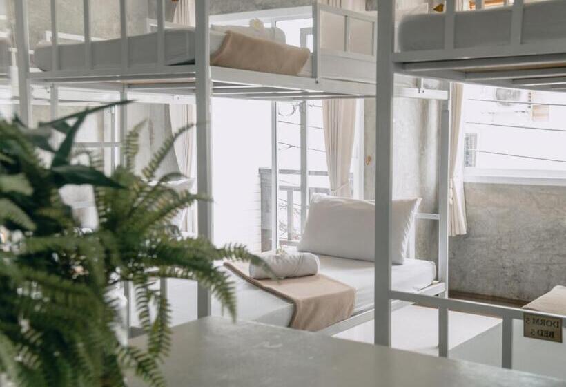 فندق صغير Ban S Avenue Guesthouse