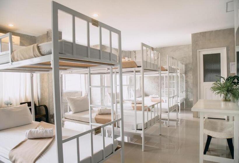 فندق صغير Ban S Avenue Guesthouse