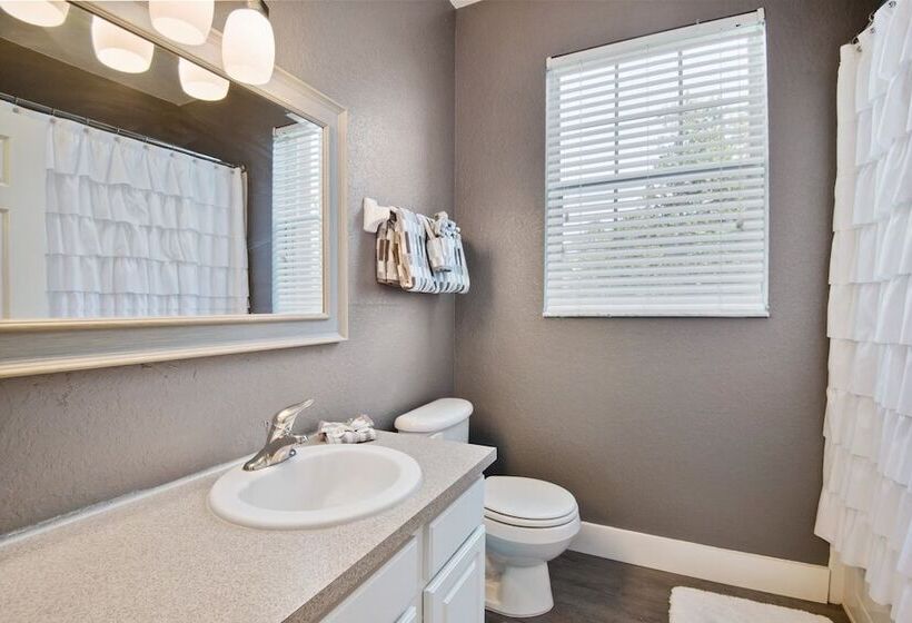 Five Star Vacation Homes