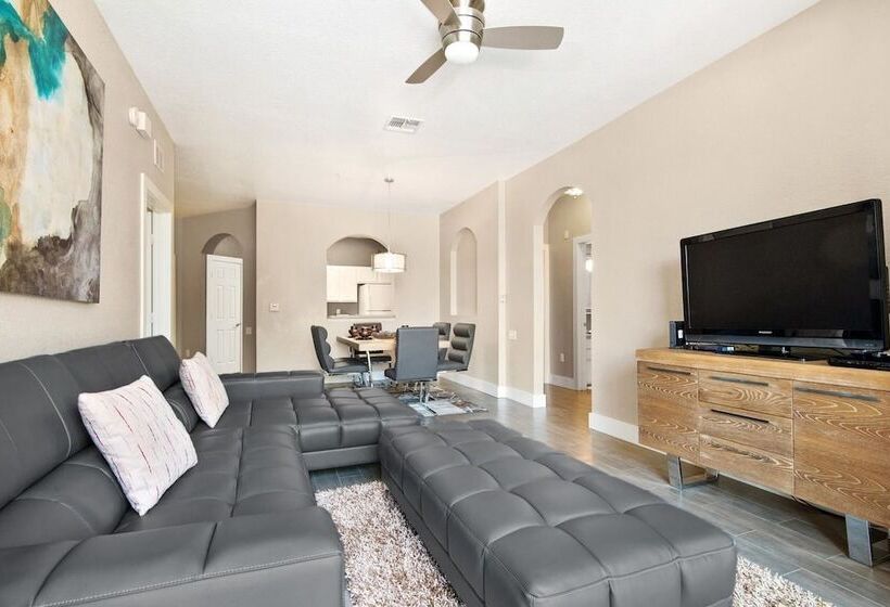 Five Star Vacation Homes