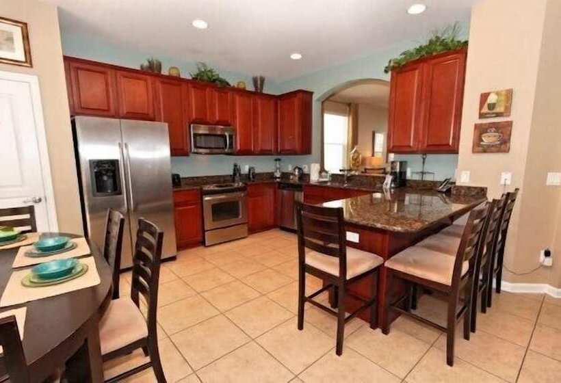 Five Star Vacation Homes