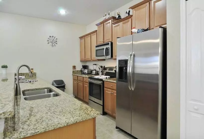 Five Star Vacation Homes