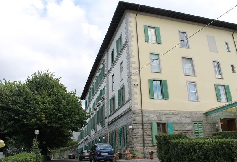 فندق Croce Di Savoia