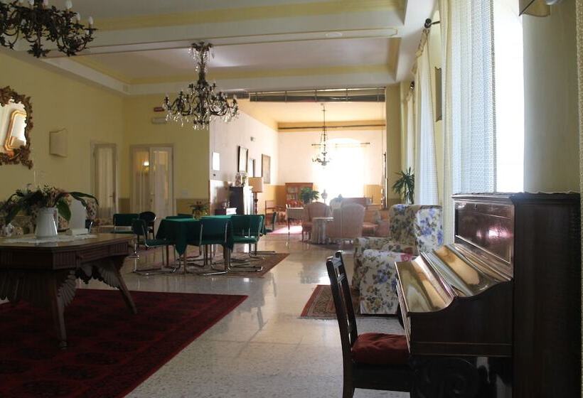 فندق Croce Di Savoia