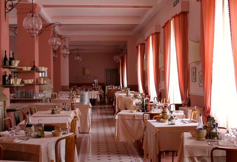 فندق Croce Di Savoia