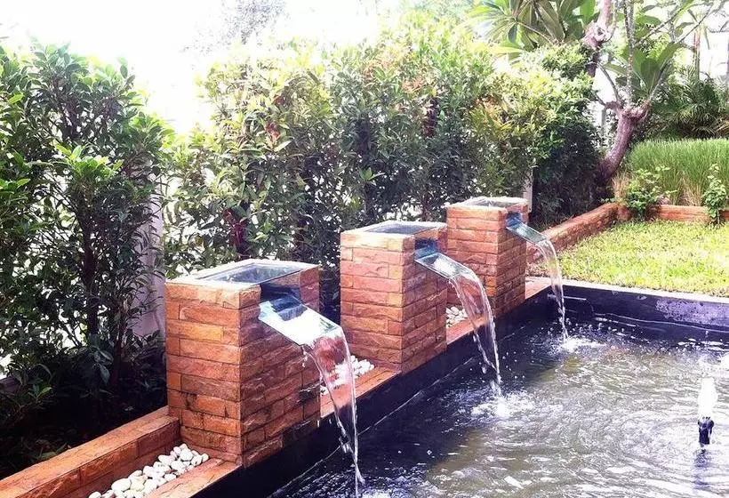 호텔 Studio Khon Kaen By Icheck Inn