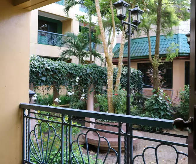 هتل Sunrise Holiday Mansion