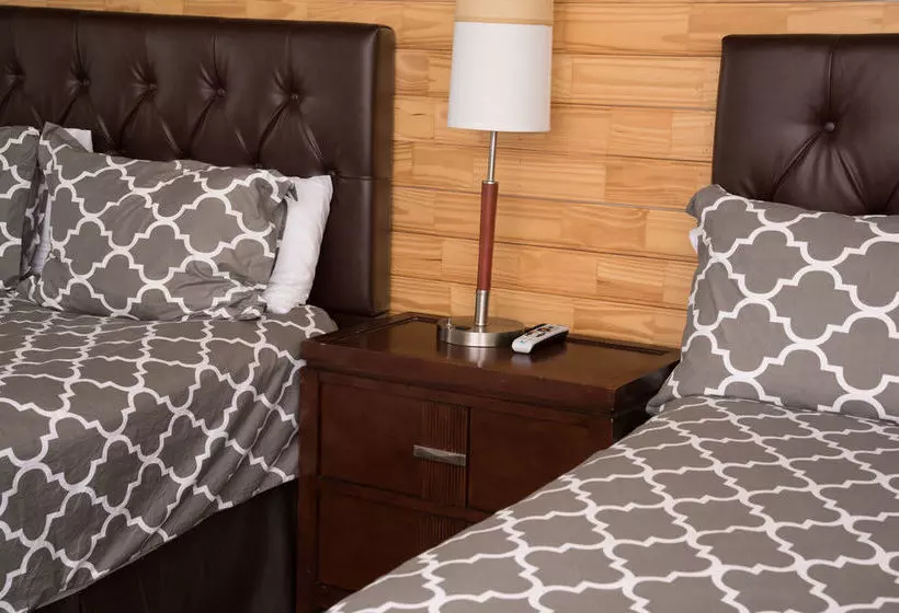 ホテル Yosemite Gold Country Lodge