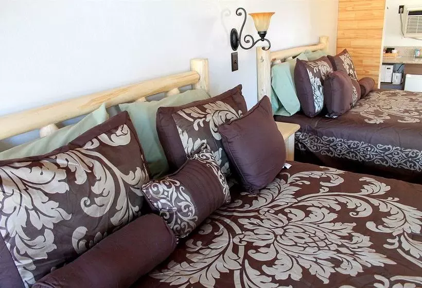 ホテル Yosemite Gold Country Lodge