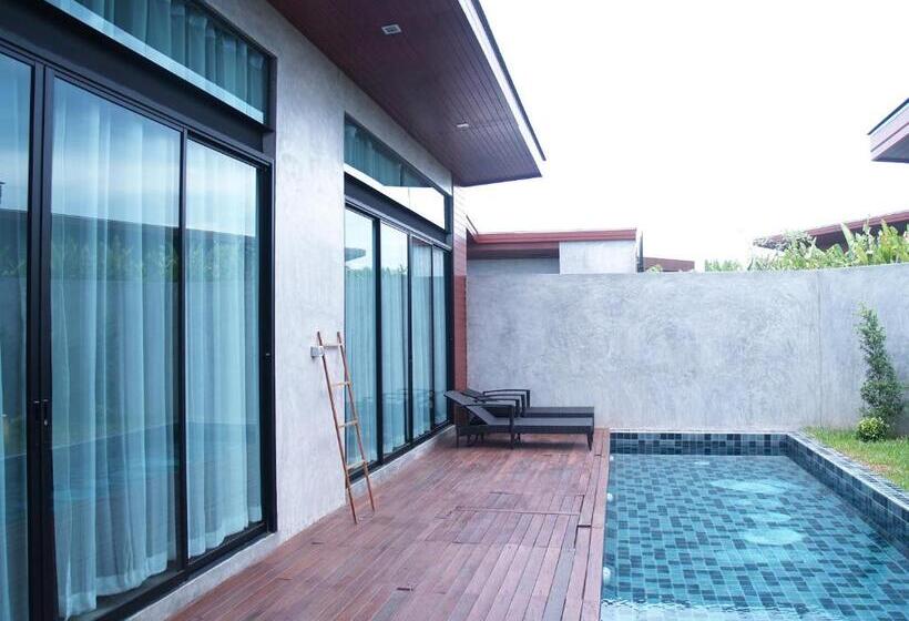 Sea Two Pool Villa Resort Pattaya