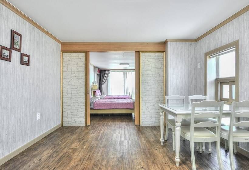 Sokcho Esher House Pension