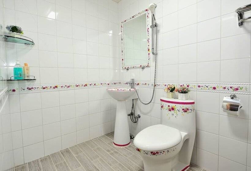 Sokcho Esher House Pension