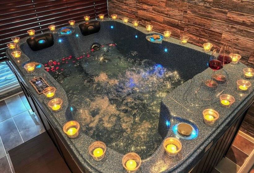 Sokcho Esher House Pension