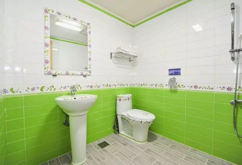 Sokcho Esher House Pension