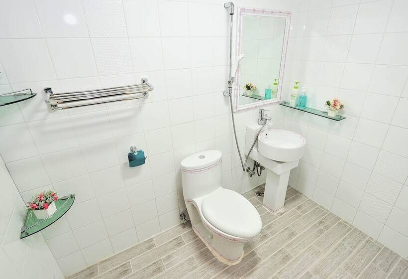 Sokcho Esher House Pension