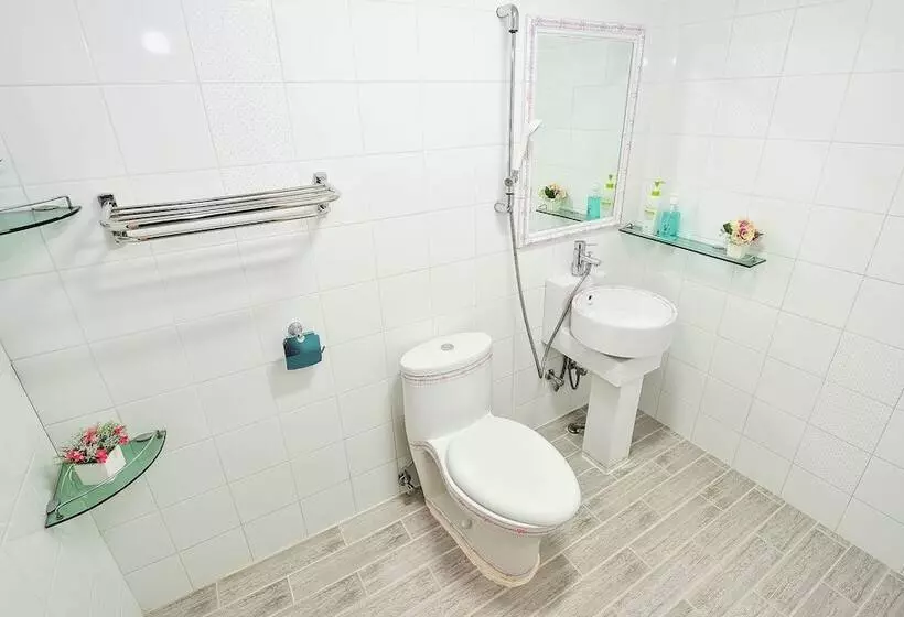 Sokcho Esher House Pension