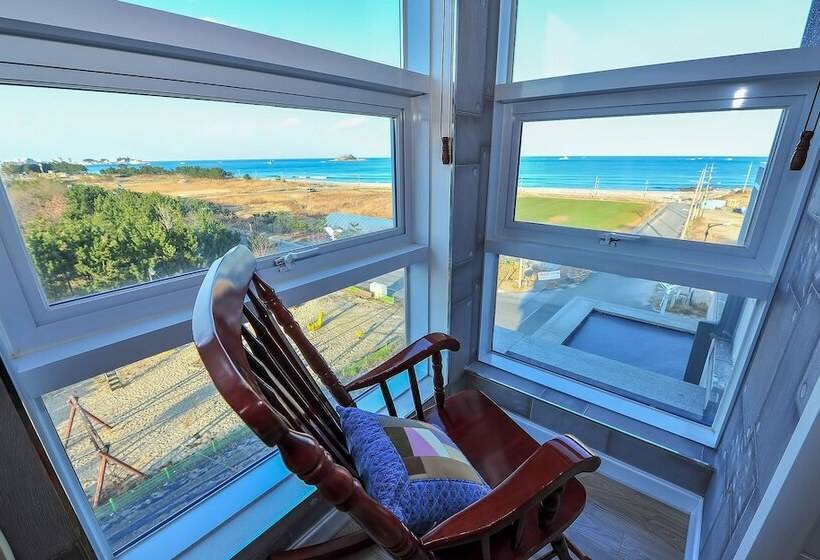 Sokcho Esher House Pension