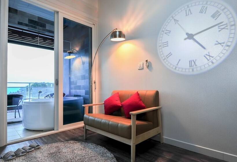 Sokcho Esher House Pension