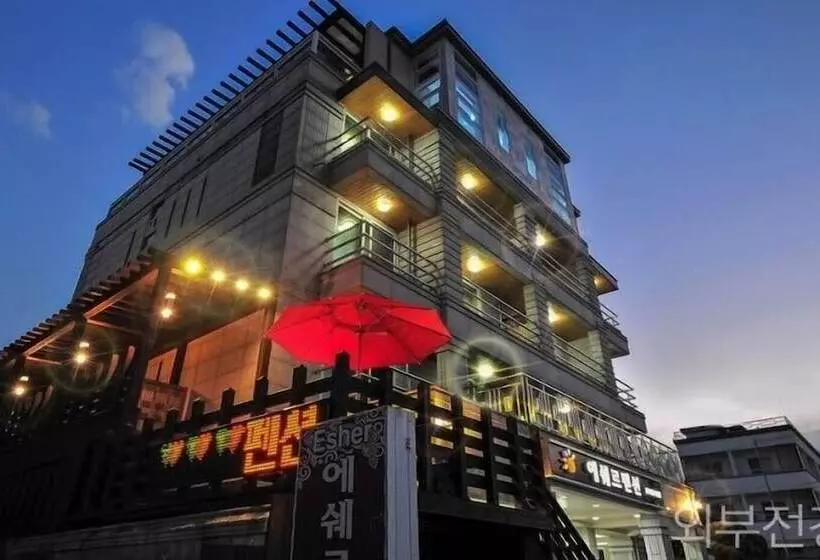 Sokcho Esher House Pension