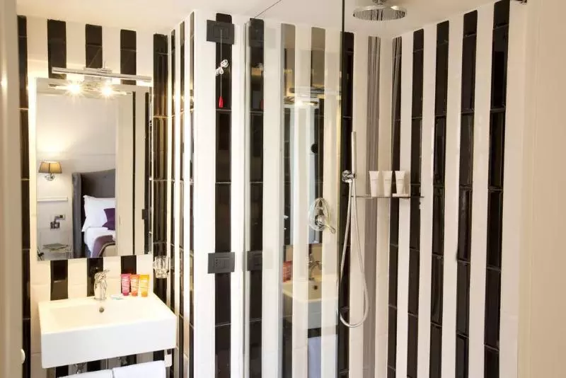 تختخواب و صبحانه Relais Leone