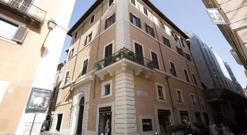 تختخواب و صبحانه Relais Leone