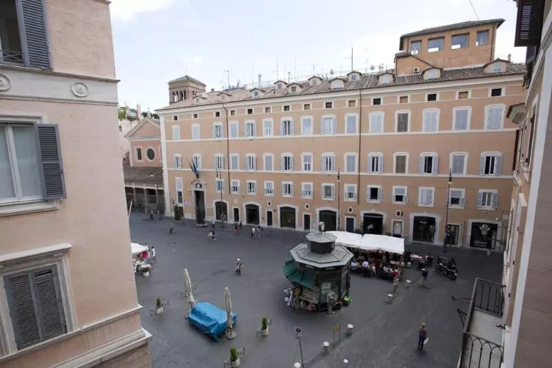 تختخواب و صبحانه Relais Leone