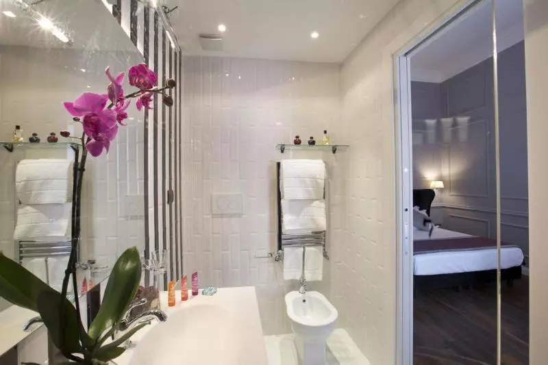 تختخواب و صبحانه Relais Leone