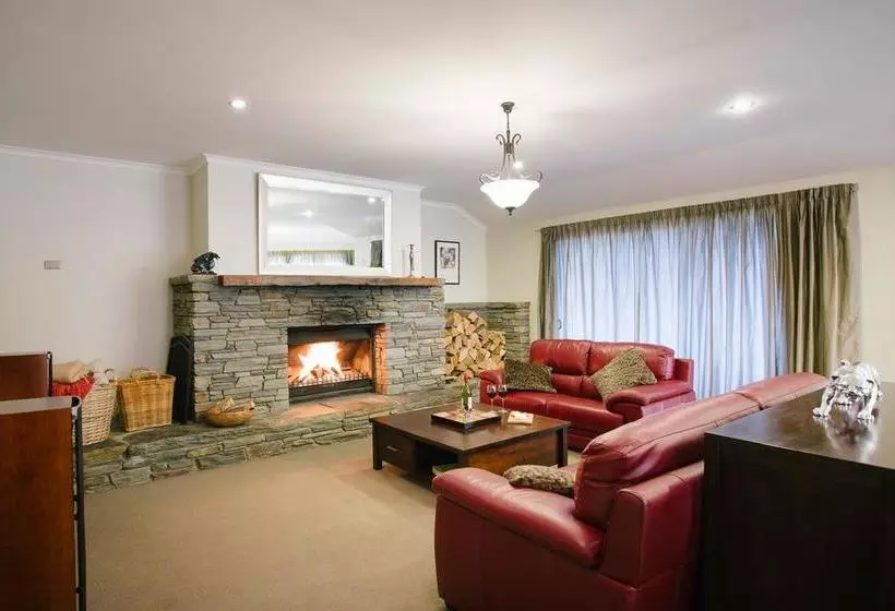 민박 Wanaka Alpine Lodge