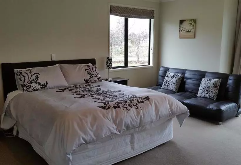 민박 Wanaka Alpine Lodge