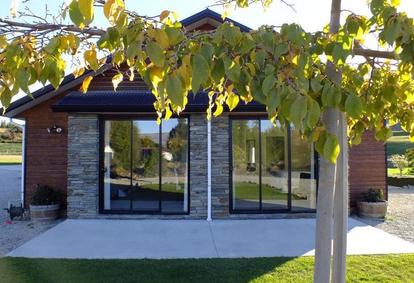 Bed and Breakfast Wanaka Alpine Lodge