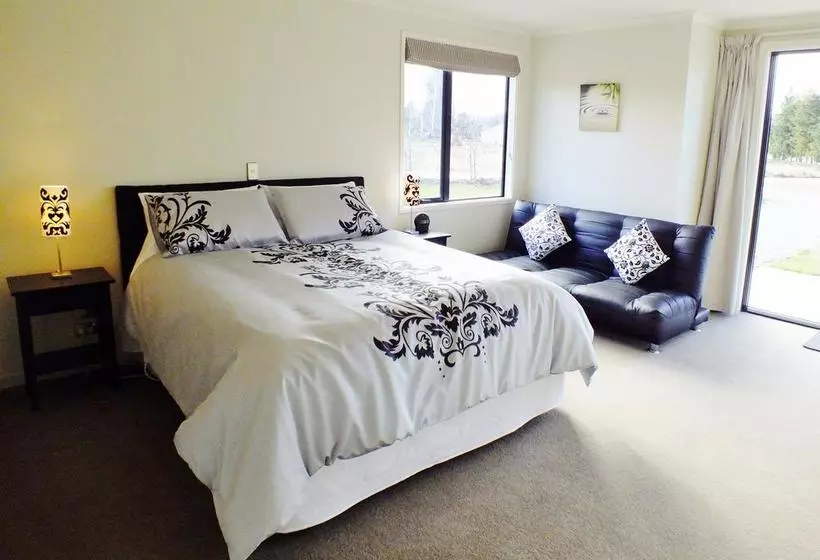 민박 Wanaka Alpine Lodge