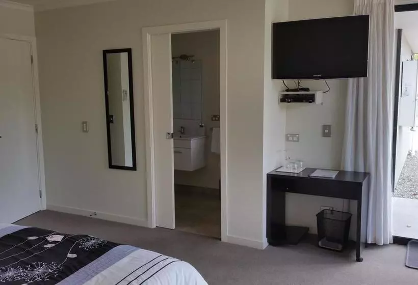 민박 Wanaka Alpine Lodge