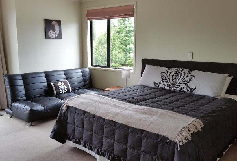 Bed and Breakfast Wanaka Alpine Lodge