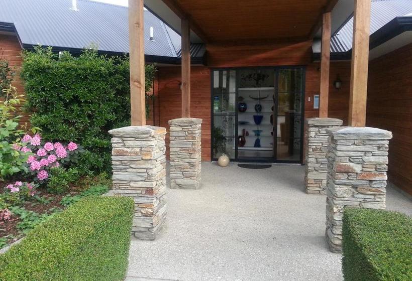 Bed and Breakfast Wanaka Alpine Lodge