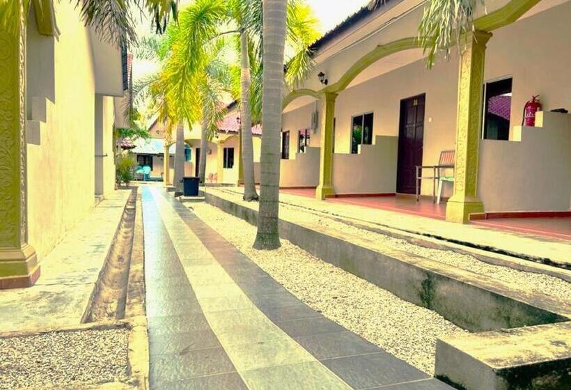 Dhania Cenang Beach Motel
