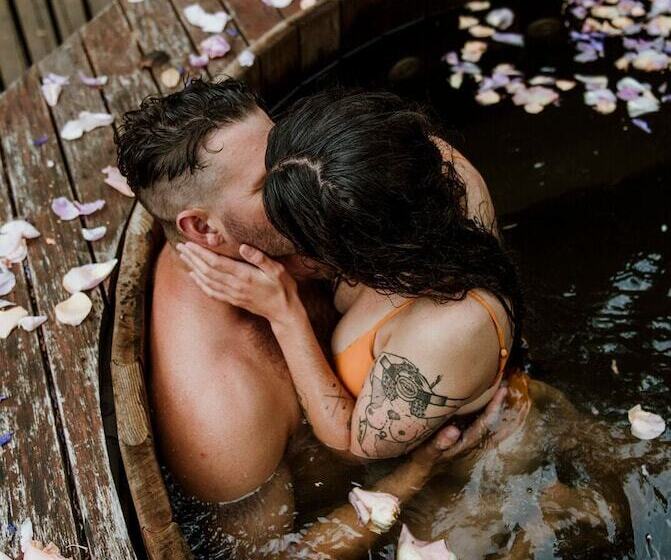 Отель The Lodge Jamberoo