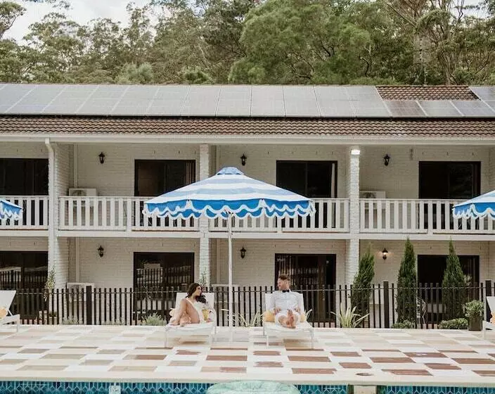 Отель The Lodge Jamberoo