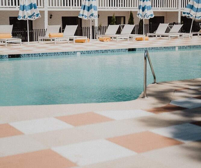 Отель The Lodge Jamberoo