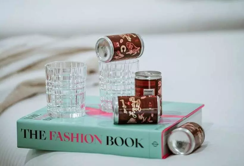 Отель The Lodge Jamberoo