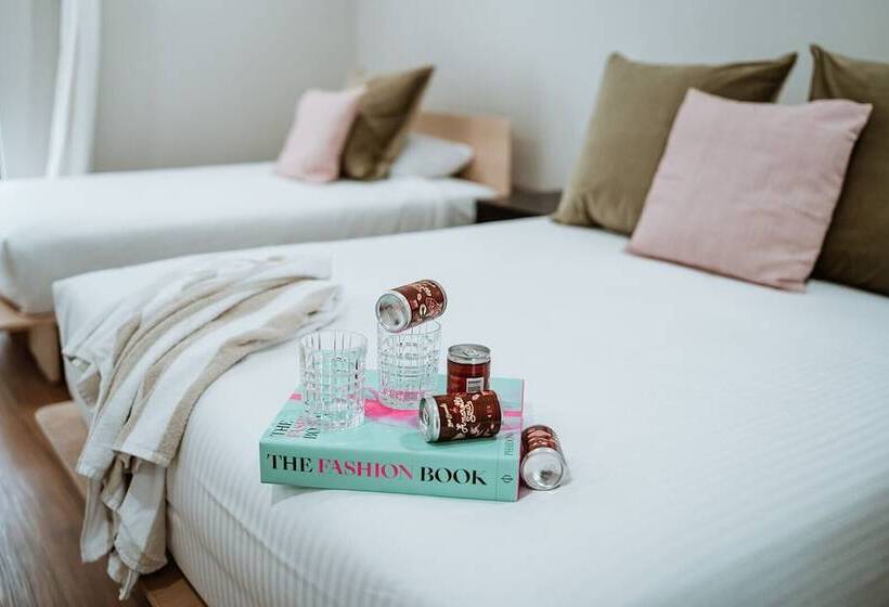 Отель The Lodge Jamberoo