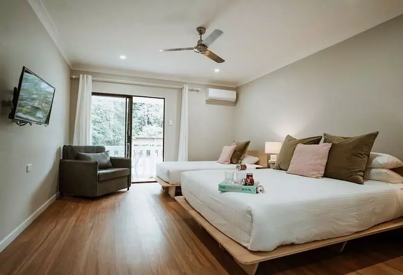 Отель The Lodge Jamberoo