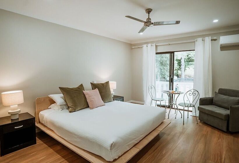 Отель The Lodge Jamberoo