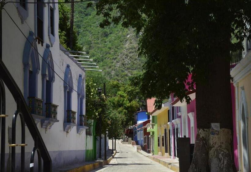 Hotel Copper Canyon Riverside Lodge