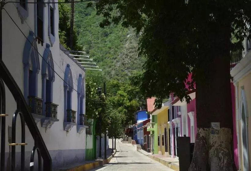 فندق Copper Canyon Riverside Lodge