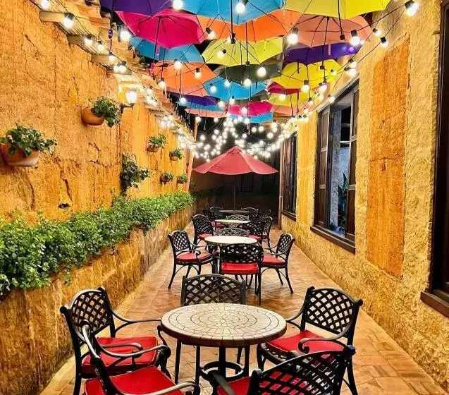 فندق Hicasua Y Centro De Convenciones