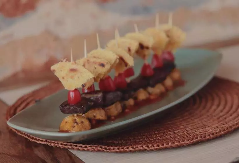 فندق Hicasua Y Centro De Convenciones