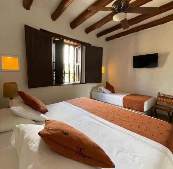 هتل Hicasua Y Centro De Convenciones