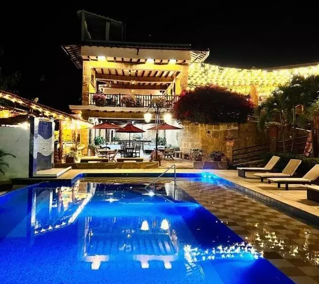 فندق Hicasua Y Centro De Convenciones